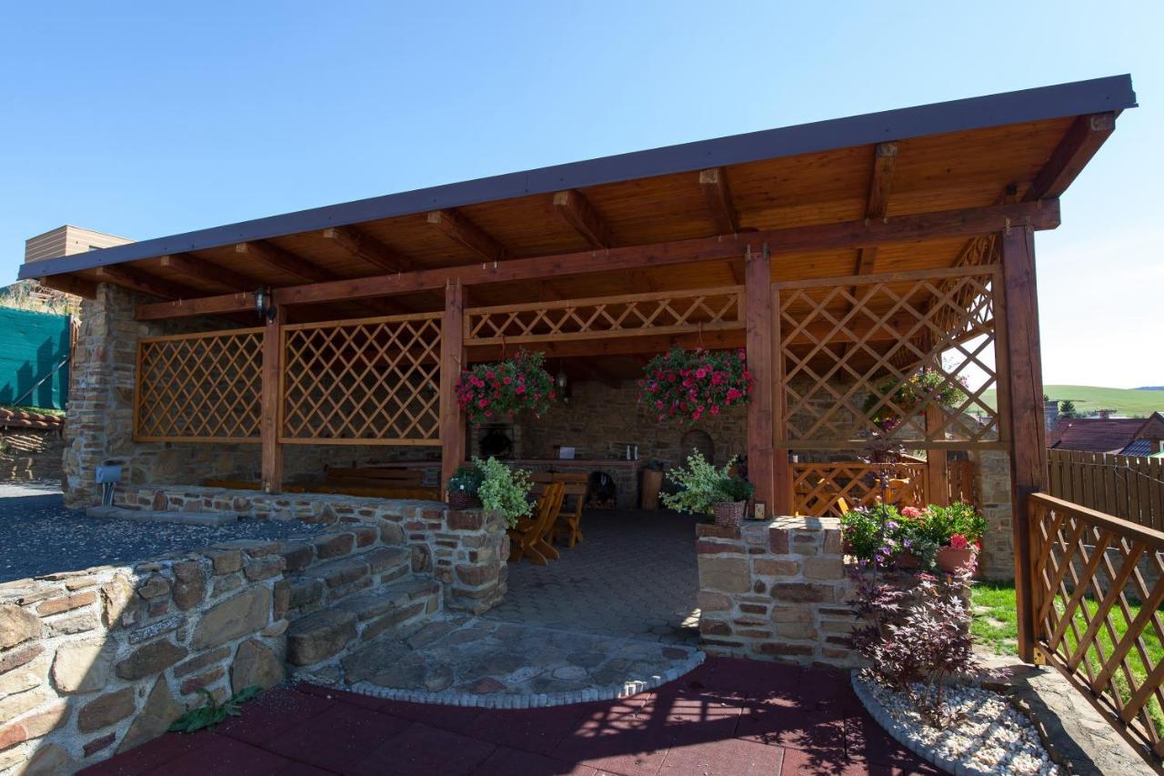 Privat Julia Vrbov Exterior foto