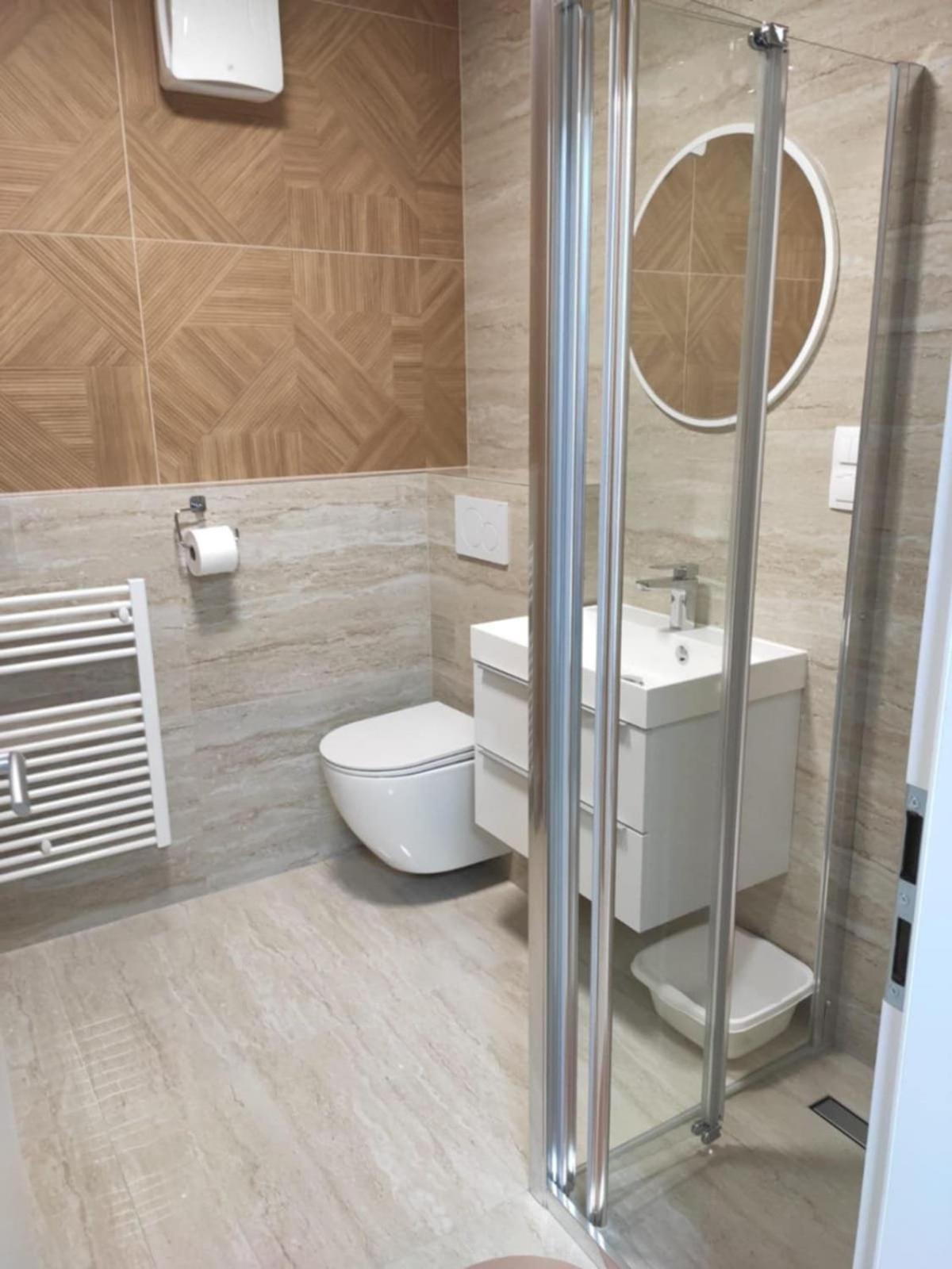Privat Julia Vrbov Exterior foto